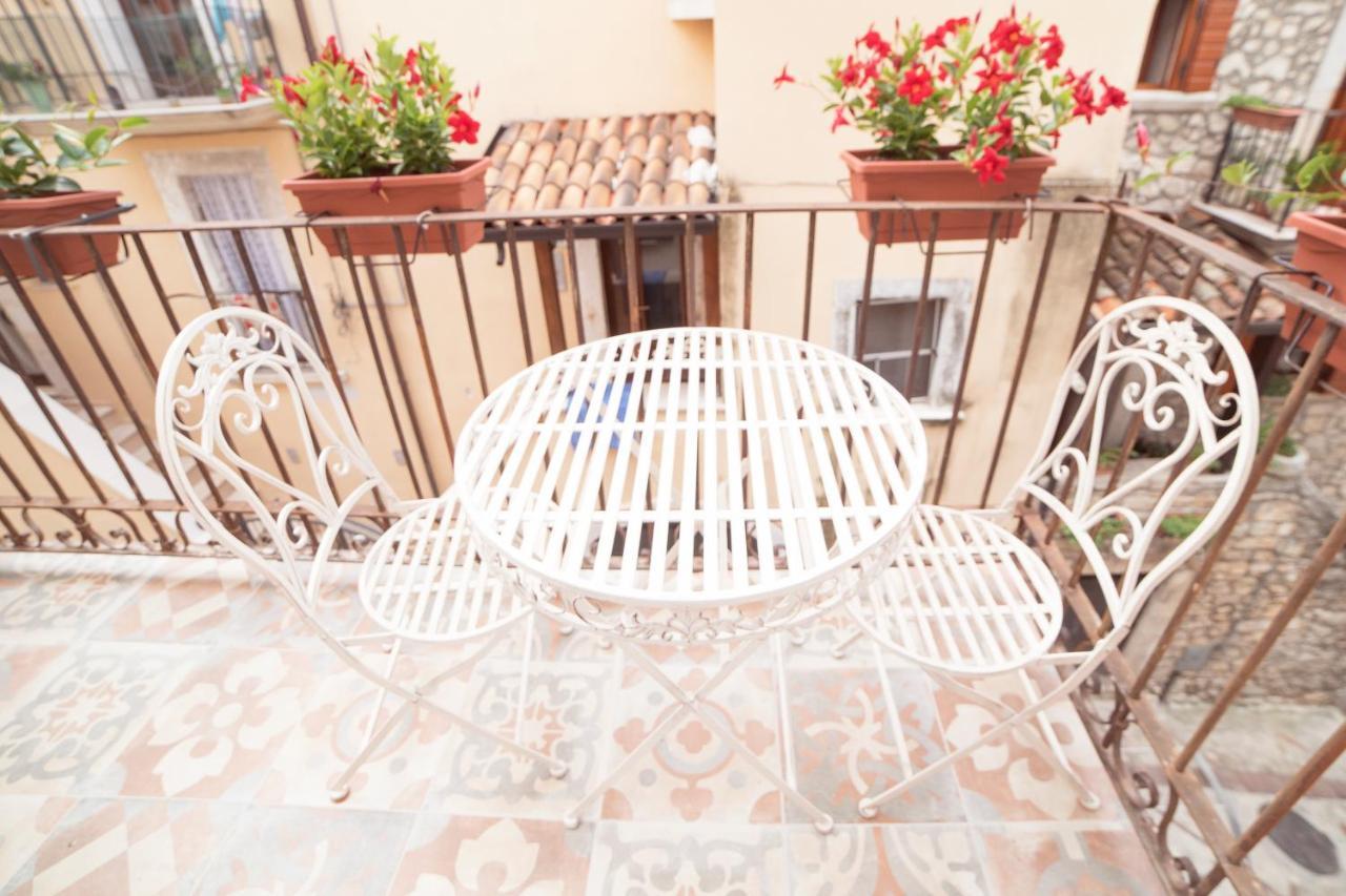 Aria Di Vico Aparthotel Vico Del Gargano Extérieur photo