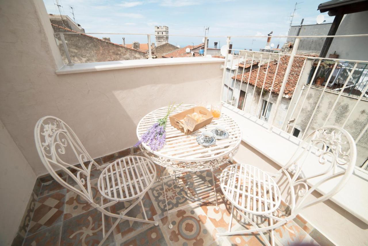 Aria Di Vico Aparthotel Vico Del Gargano Extérieur photo